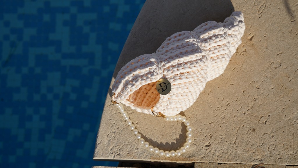 Donner Handmade Shella — kézzel készített kagyló formájú strandtáska